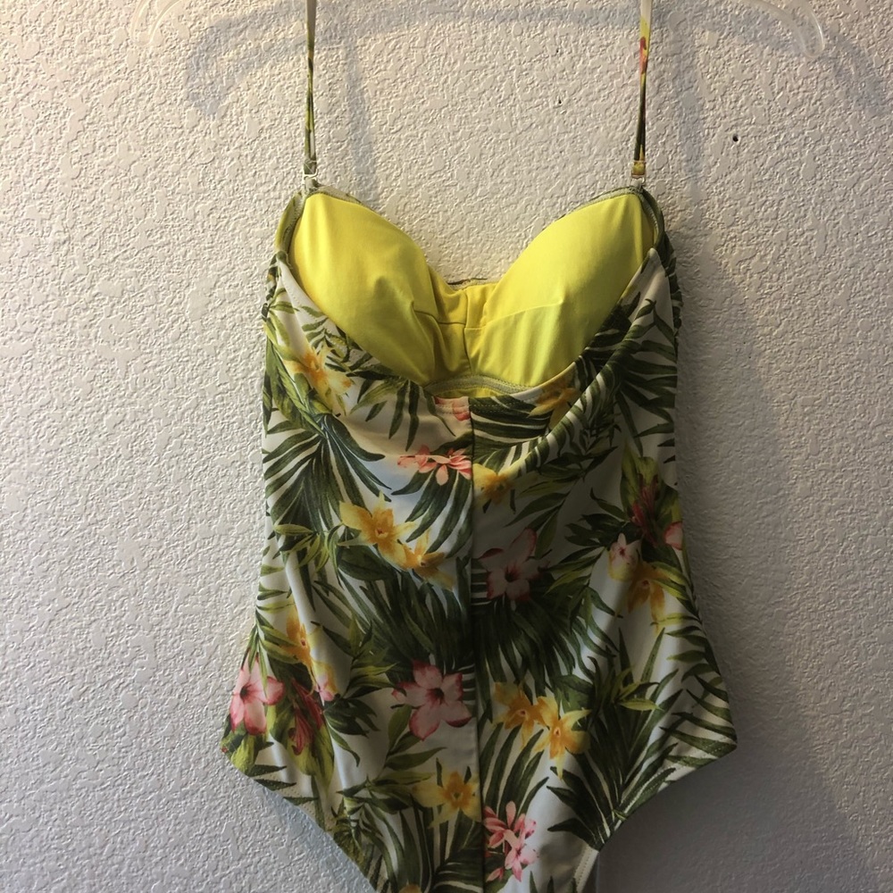 One-Piece Swimsuit - Picture 3 of 4